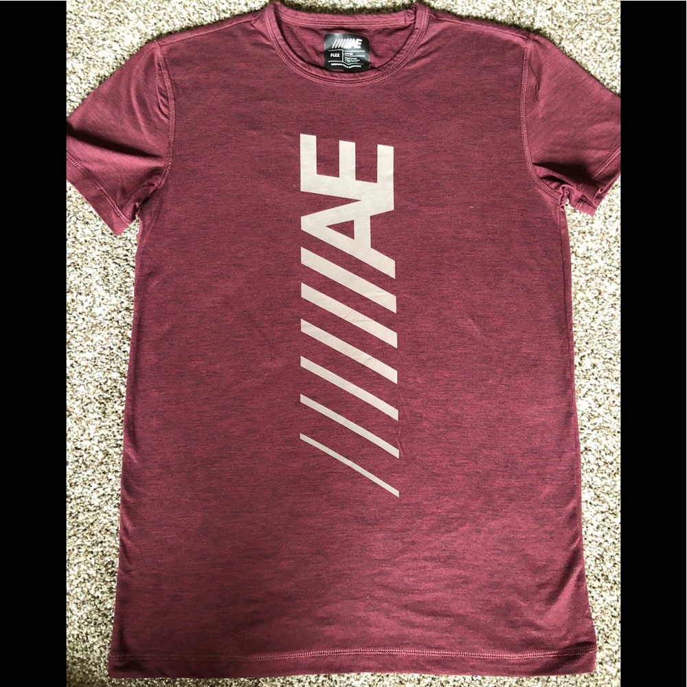 Men’s American Eagle T-shirt.